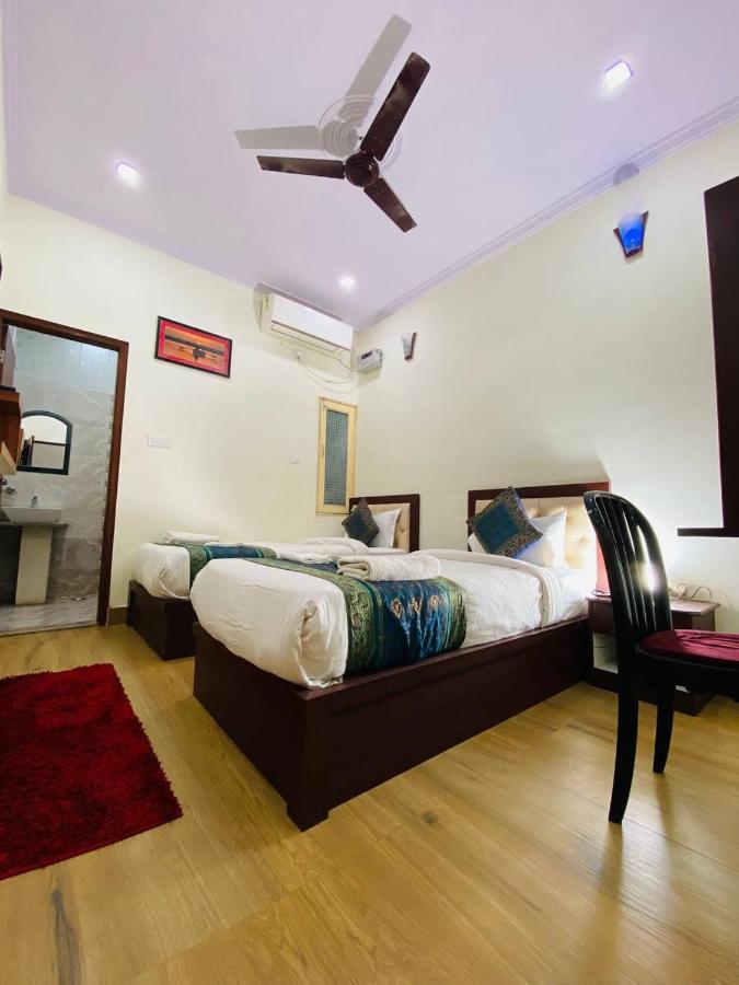 The Century Plaza Hotel Varanasi Luaran gambar